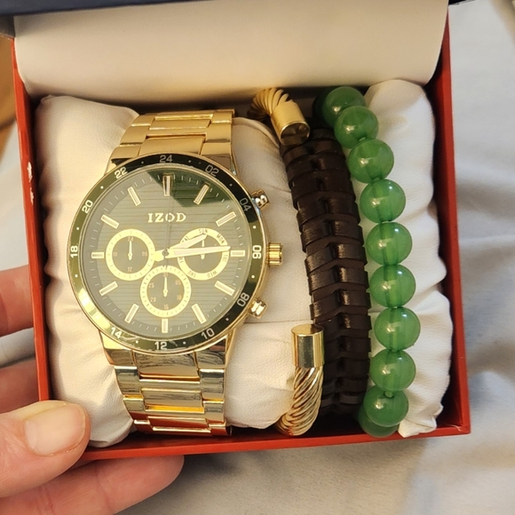 NWT Izod Men's Gold Watch & Bracelets Set - Picture 8 of 11